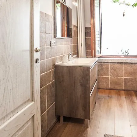 La Corte Di Grazia_iun P2039/40 Nuoro